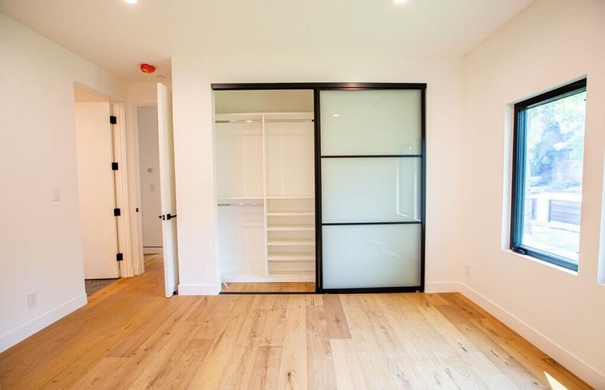 KNR Sliding Doors